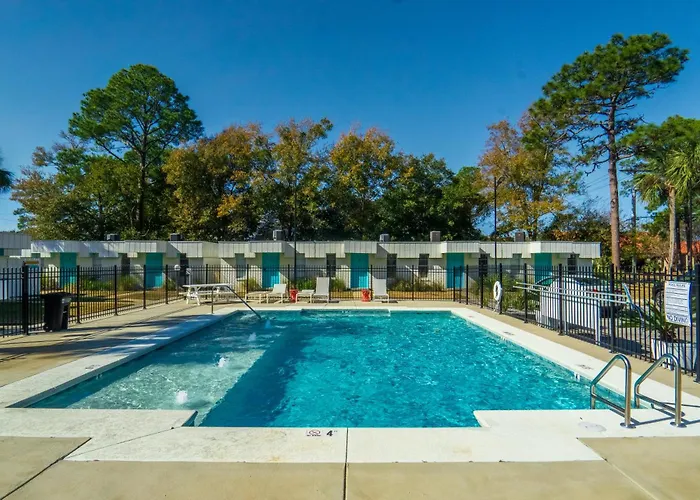 Island 10 By Albvr - Super Cute Condo! Just Steps To The Waterway District And Minutes To The Beach!
